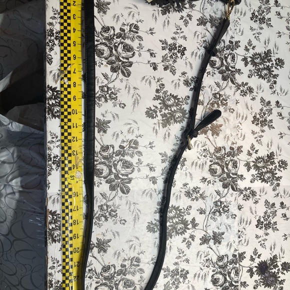 Vieta Fringed Shoulder Bag - Picture 6 of 8